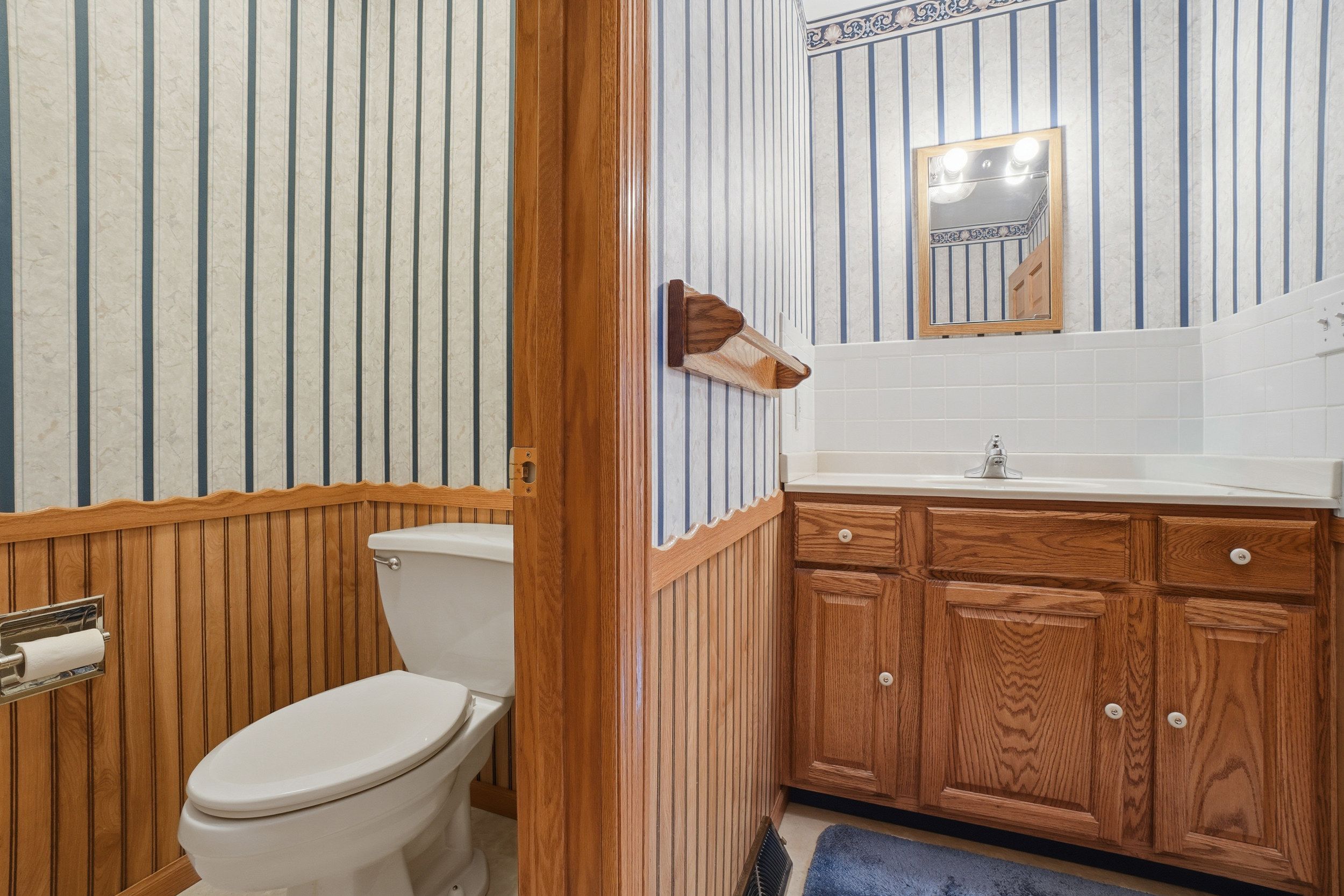 Listing Photo: 24_25871 200th ave-024